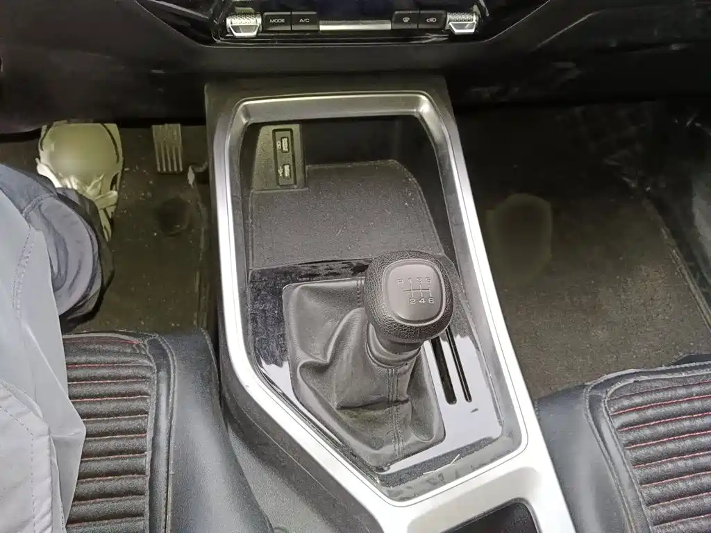 Wuling Jiachen — миниатюра 7