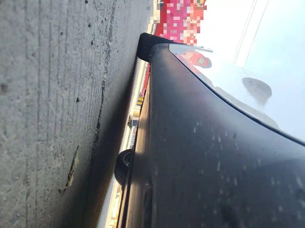 Tesla Model Y — миниатюра 17