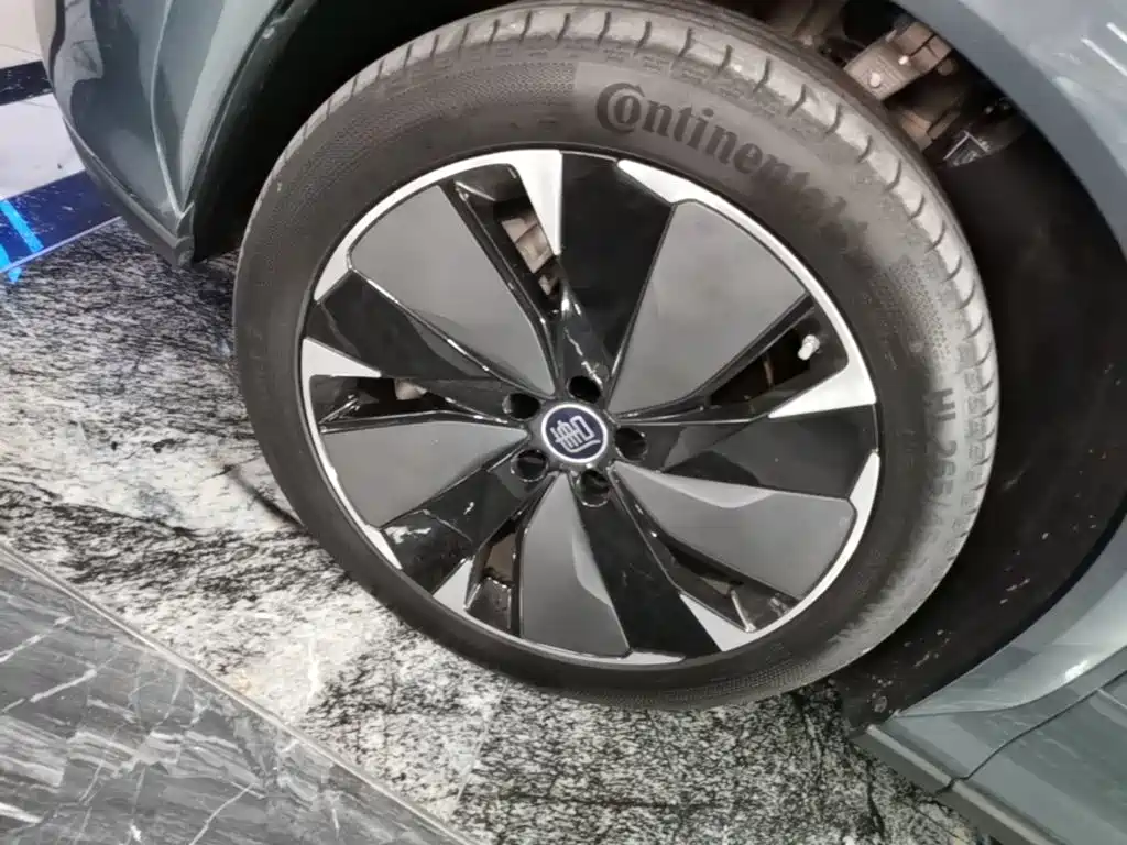 BYD Tang L — миниатюра 23