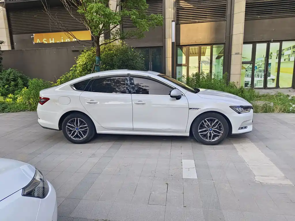 BYD Qin Pro NEV — миниатюра 3