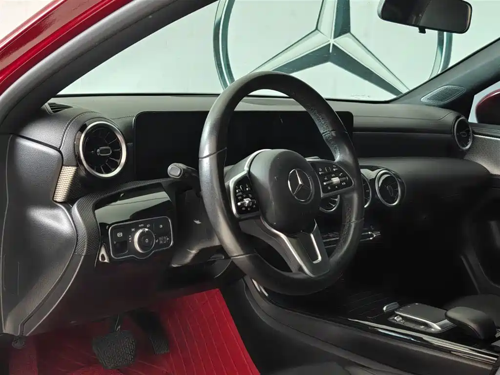 Mercedes-Benz A-Class — миниатюра 9