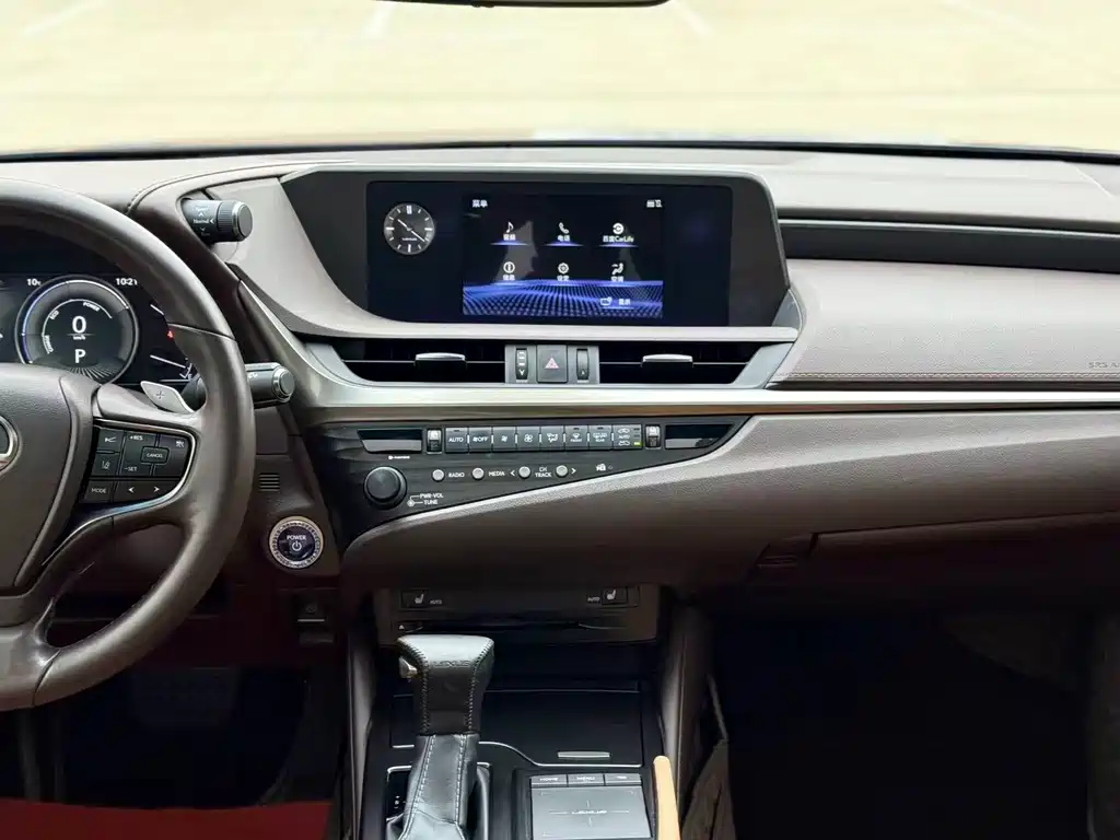 Lexus ES — миниатюра 11