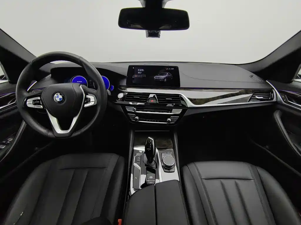 BMW 5 Series — миниатюра 5