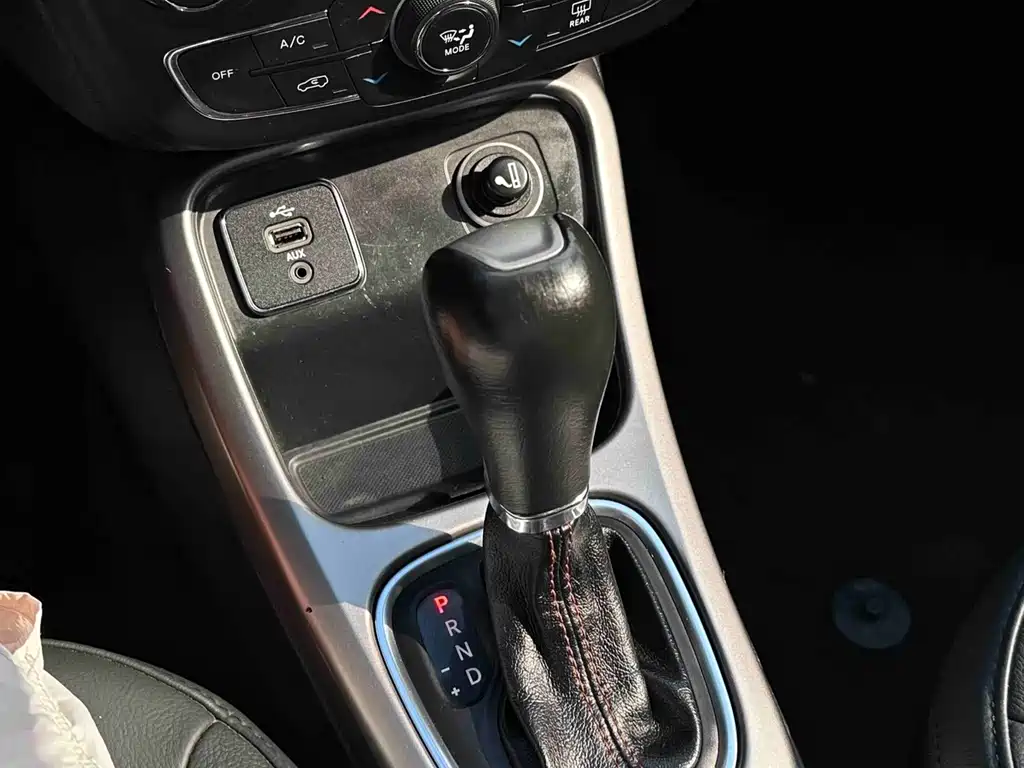Jeep Compass — миниатюра 14