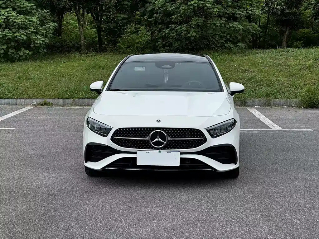 Mercedes-Benz A-Class A 2024 A 200 L Fashion