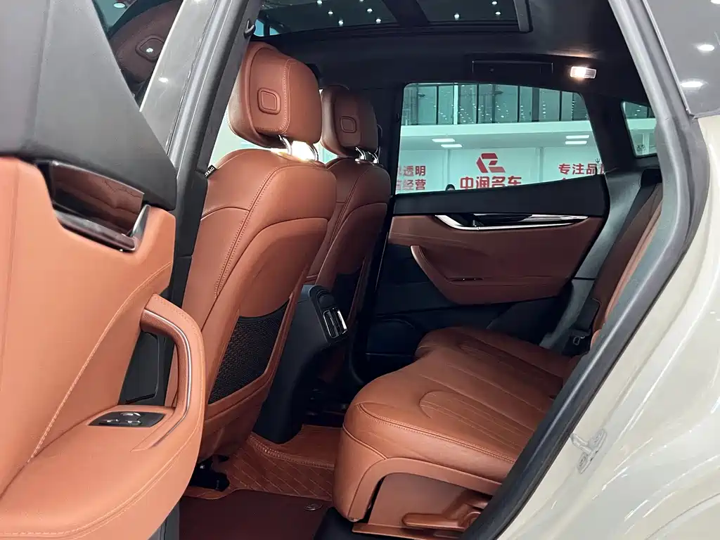 Maserati Levante — миниатюра 5