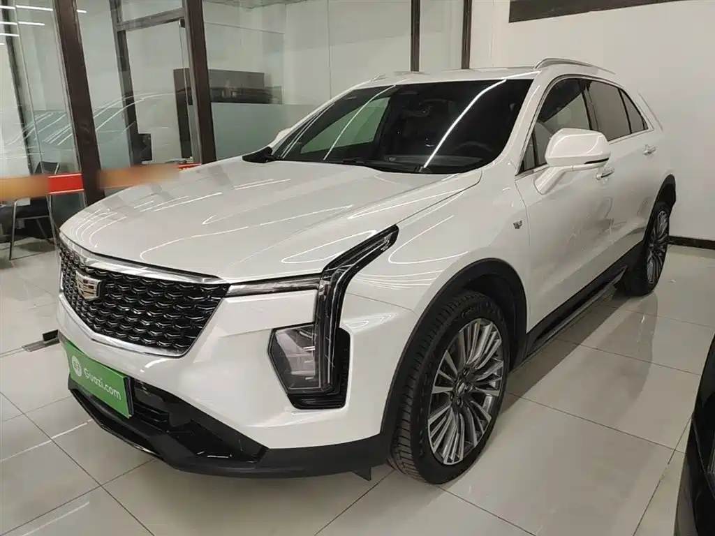 Cadillac XT4 2025