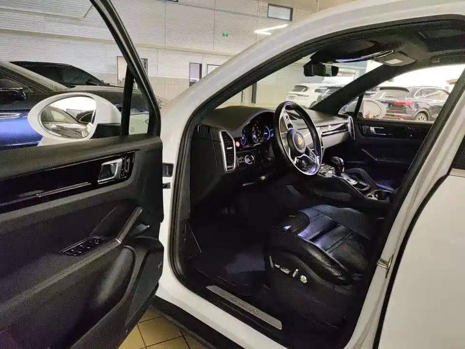 Porsche Cayenne Hybrid — миниатюра 2