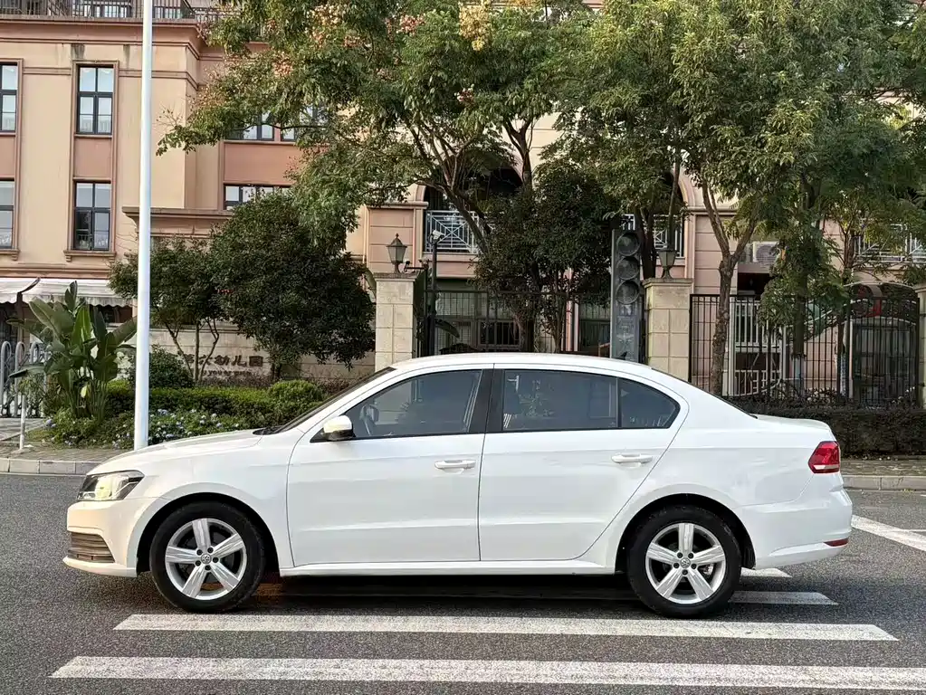 Volkswagen Lavida — миниатюра 7