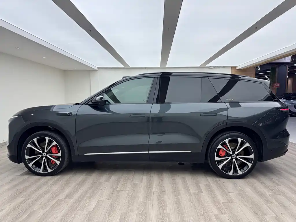 NIO ES8 2024 100kWh