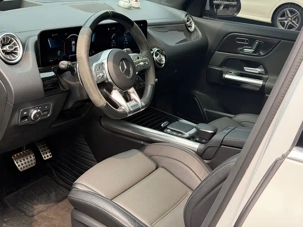 Mercedes-Benz GLA AMG — миниатюра 11