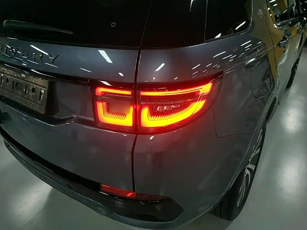 Land Rover Discovery Sport Hybrid — миниатюра 8