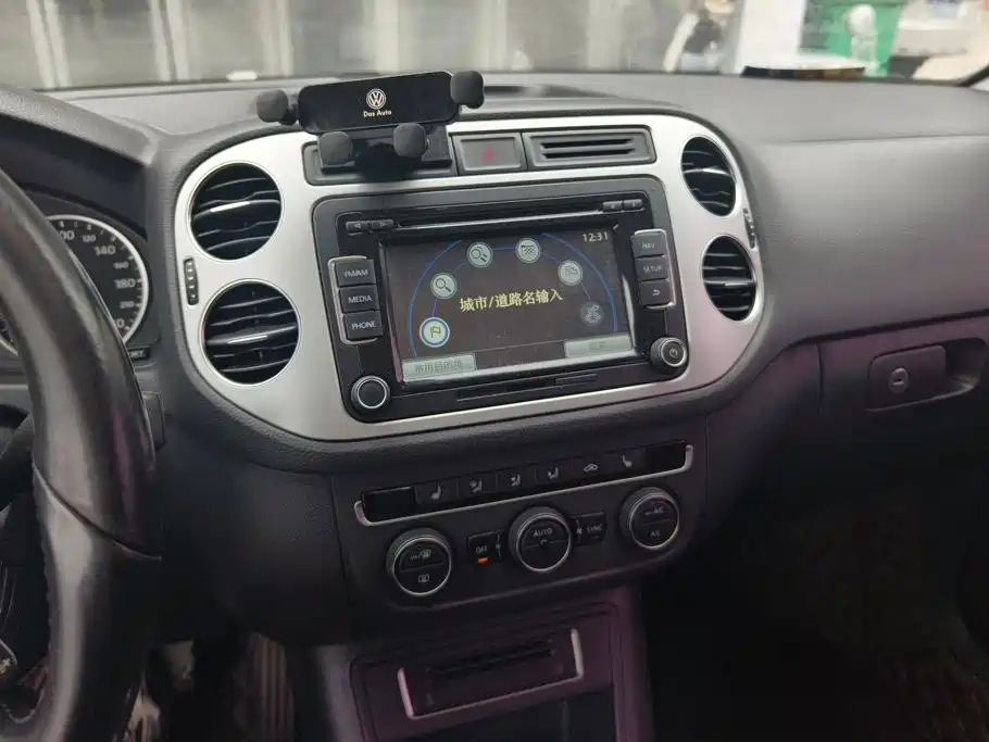 Volkswagen Tiguan — миниатюра 12