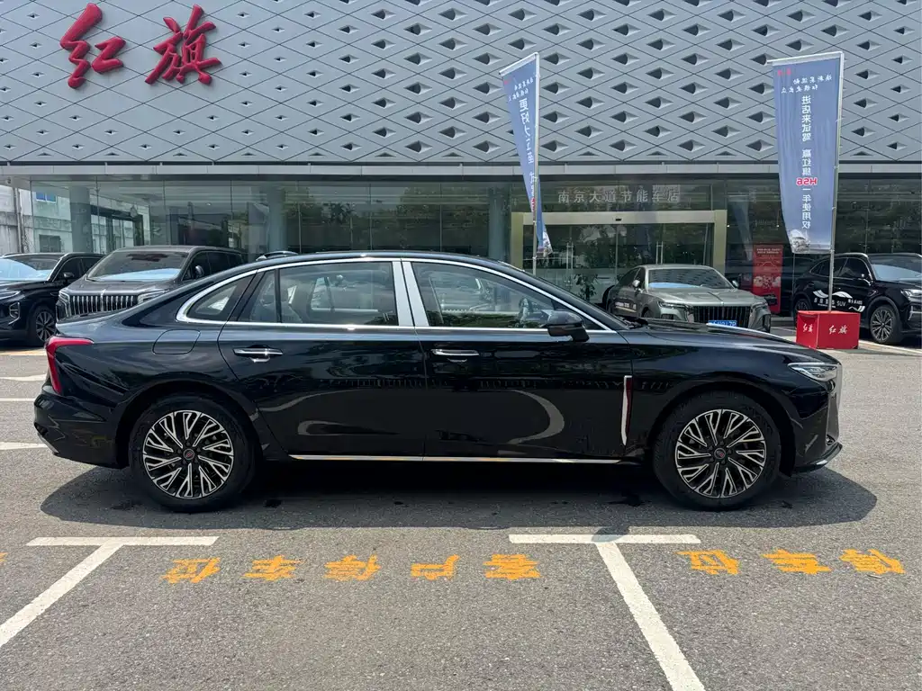 Hongqi H5 2025 2.0T AT