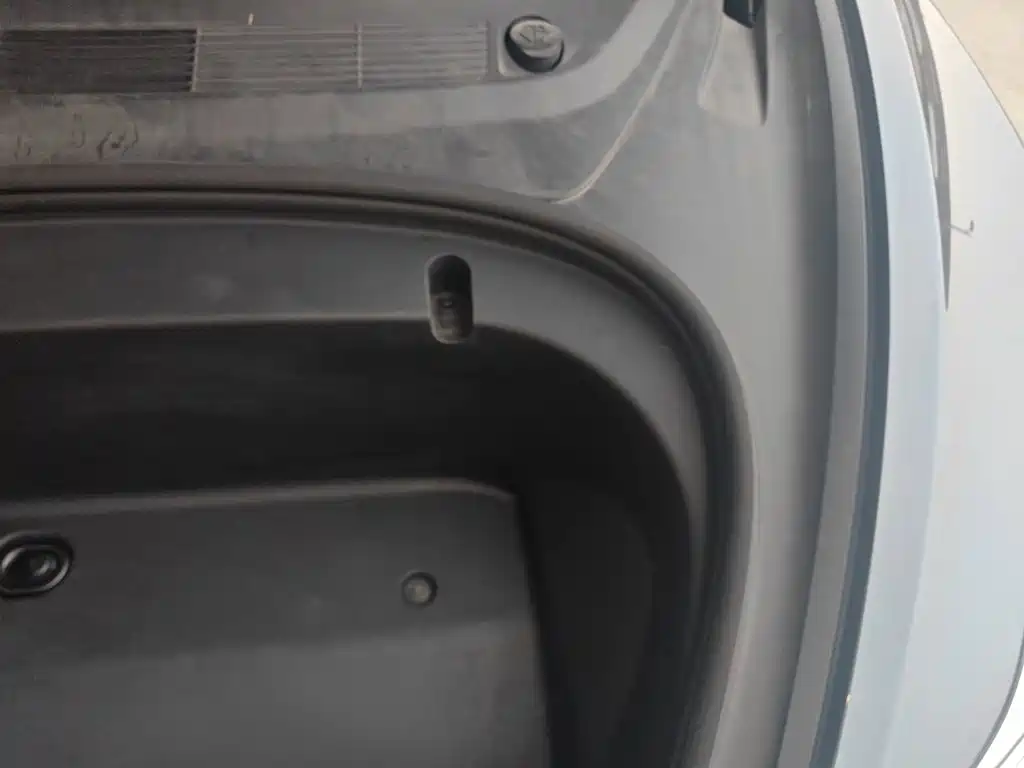 Tesla Model 3 — миниатюра 22