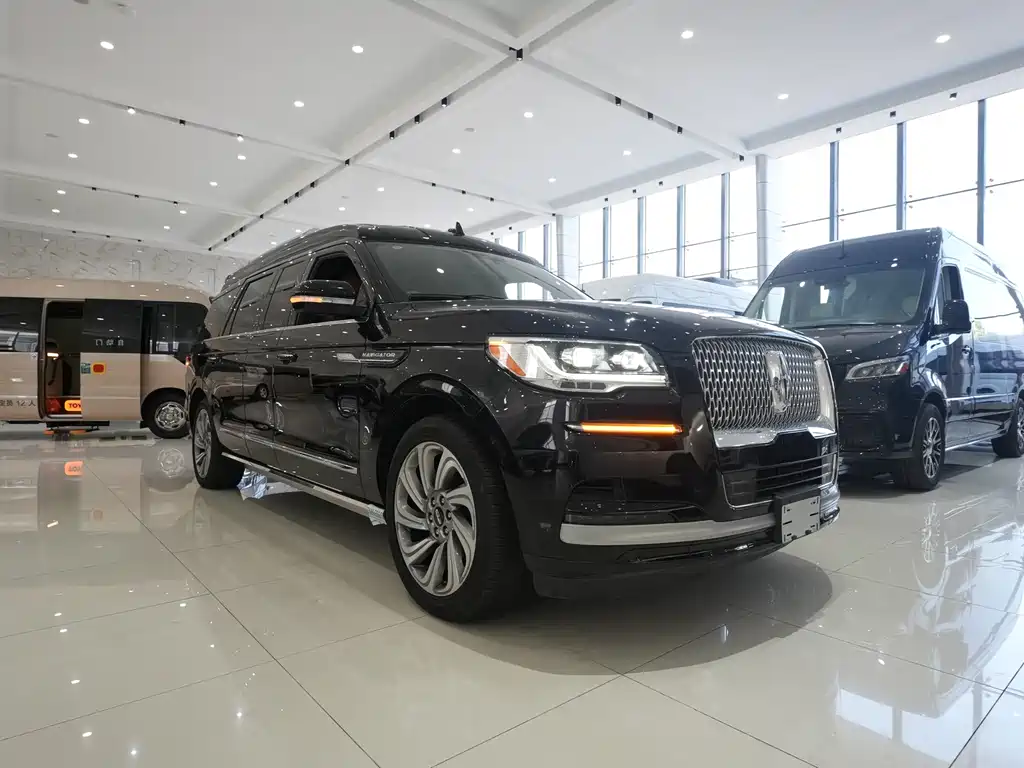 Lincoln Navigator 2024 3.5T AT