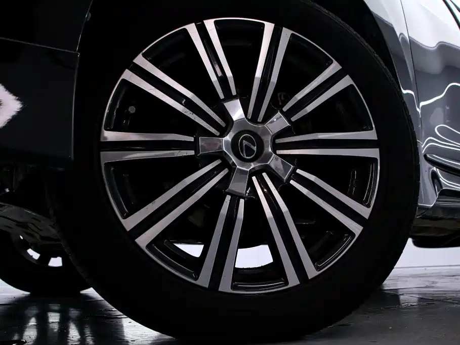 Lexus LX — миниатюра 22