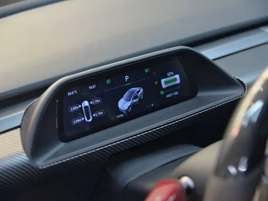 Tesla Model 3 — миниатюра 9
