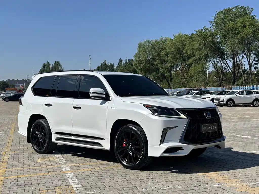 Lexus LX — миниатюра 7