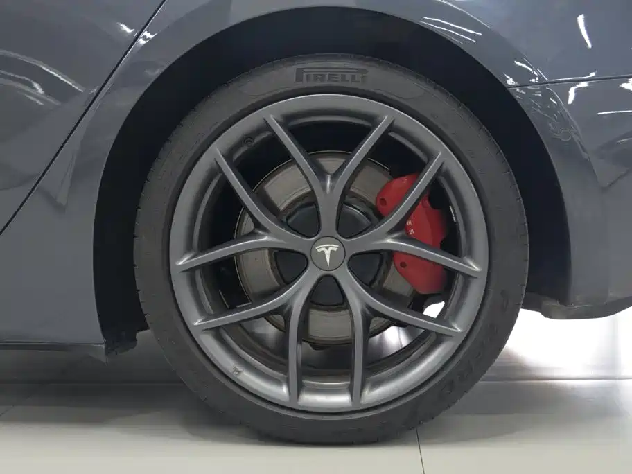 Tesla Model 3 — миниатюра 24