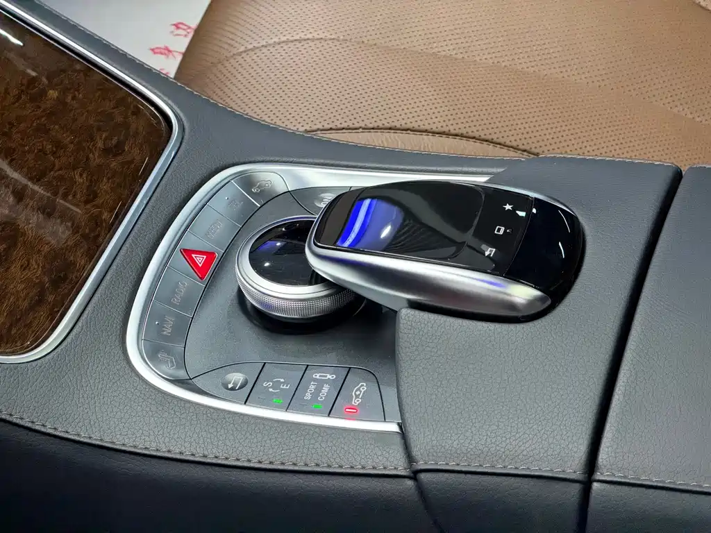 Mercedes-Benz S-Class — миниатюра 10