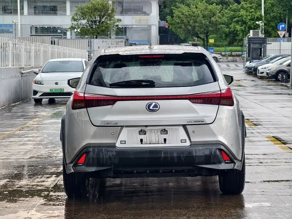 Lexus UX New Energy — миниатюра 5