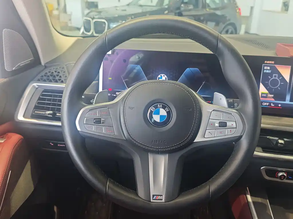 BMW X5 2025 xDrive 30Li Premium M Sport