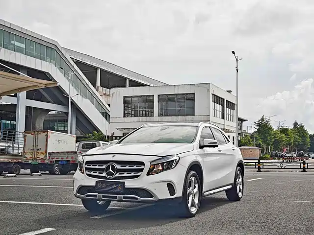 MERCEDES-BENZ  GLA 2018