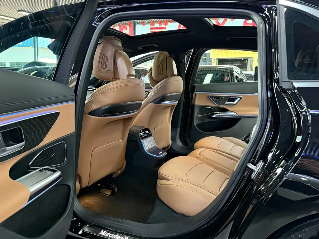 Mercedes-Benz E-Class — миниатюра 5