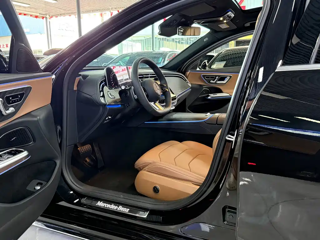 Mercedes-Benz E-Class — миниатюра 4