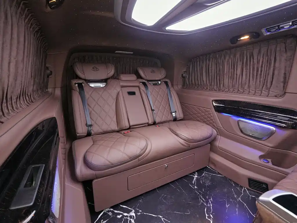 Mercedes-Benz Vito 2024 2.0T Elite 7 мест