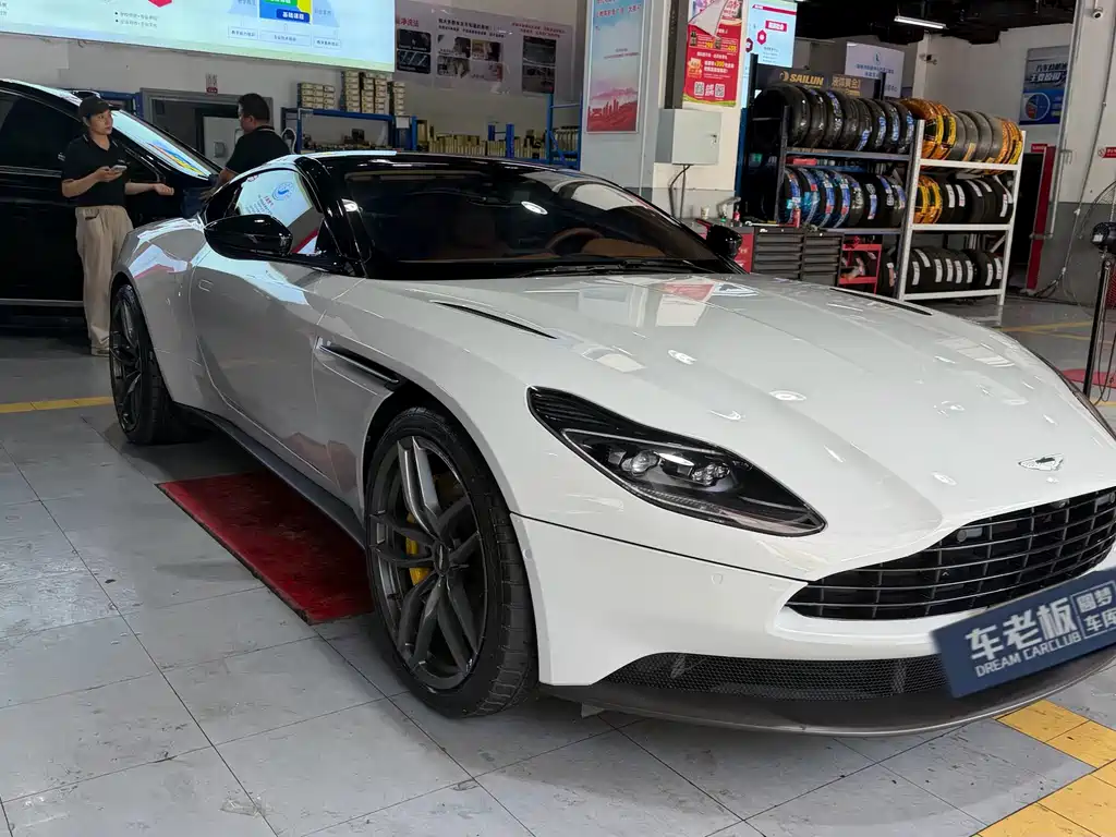 Aston Martin DB11 2019 4.0T V8 Coupe