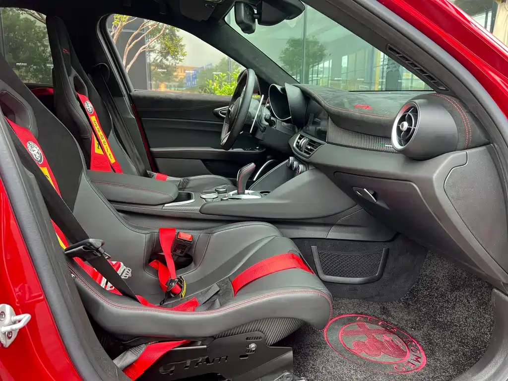 Alfa Romeo Giulia — миниатюра 10