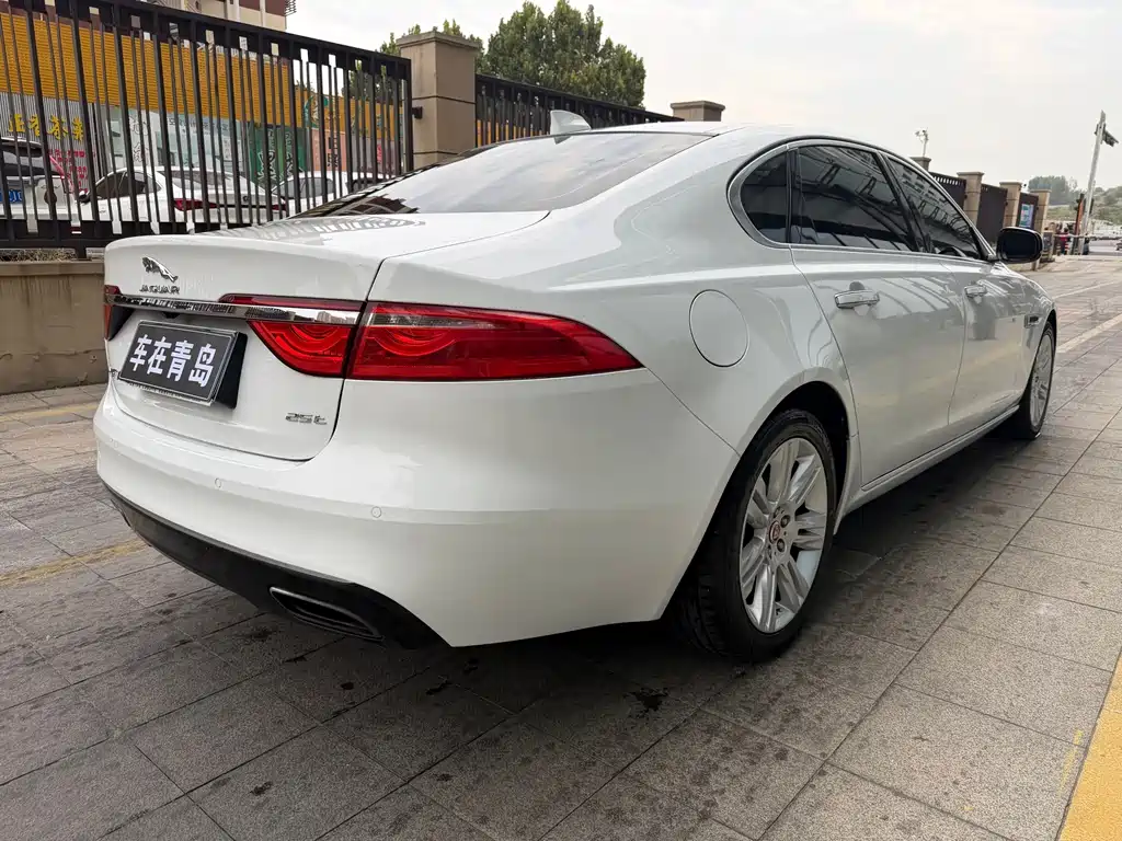 Jaguar XFL — миниатюра 12