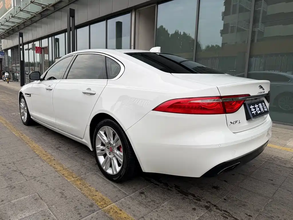 Jaguar XFL — миниатюра 14