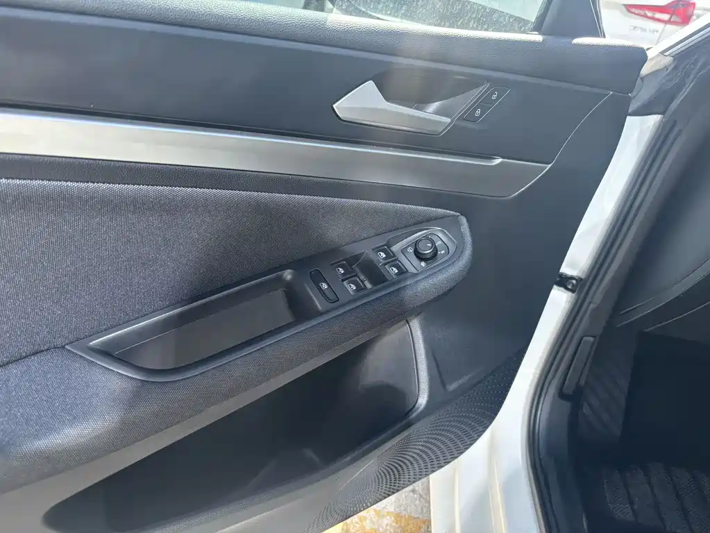 Volkswagen Lamando 2024 L 200TSI DSG