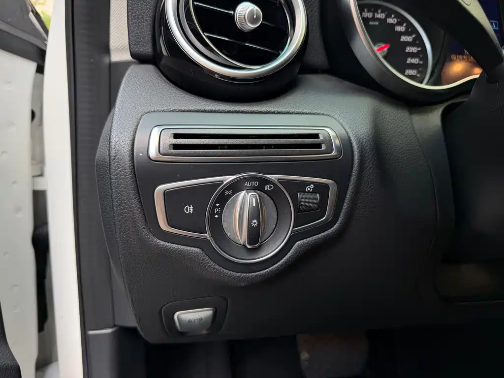 Mercedes-Benz C-Class — миниатюра 28