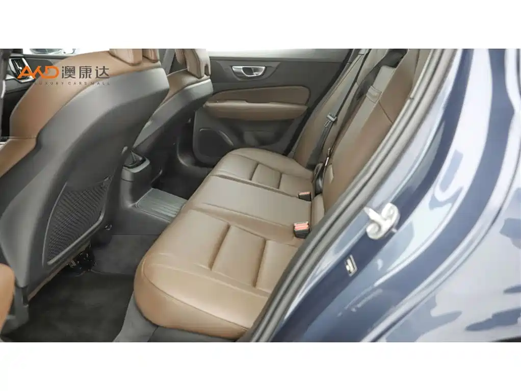 Volvo S60 2023 T8 Luxury