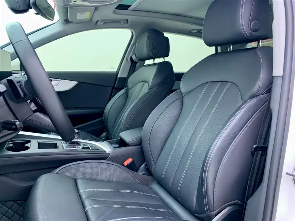 Audi A4L 2023 40 TFSI Fashion