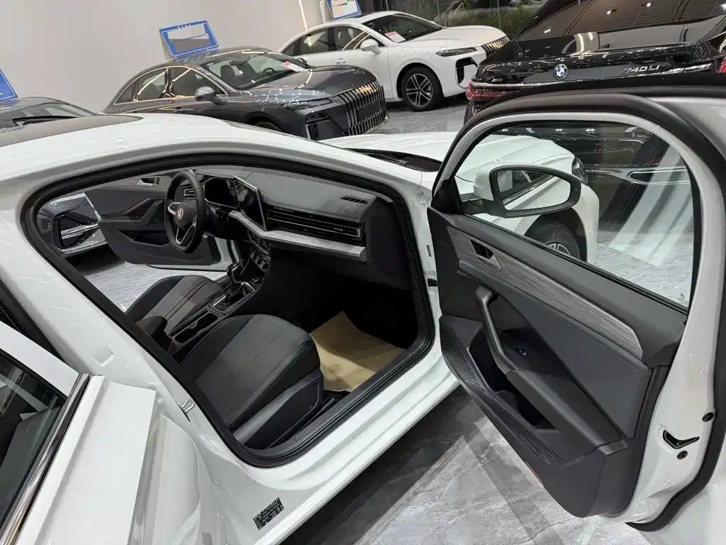 Volkswagen Sagitar — миниатюра 16