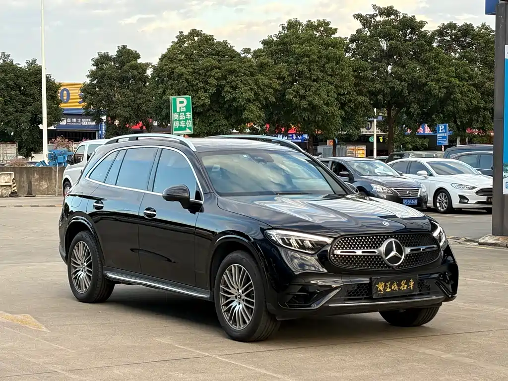 MERCEDES-BENZ GLC