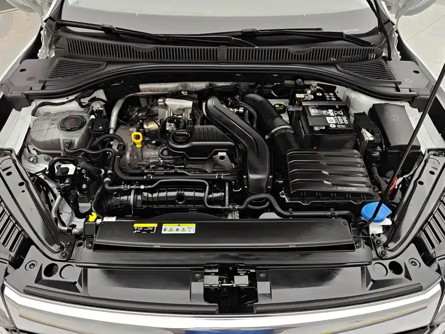 Volkswagen Sagitar 2025 300TSI DSG