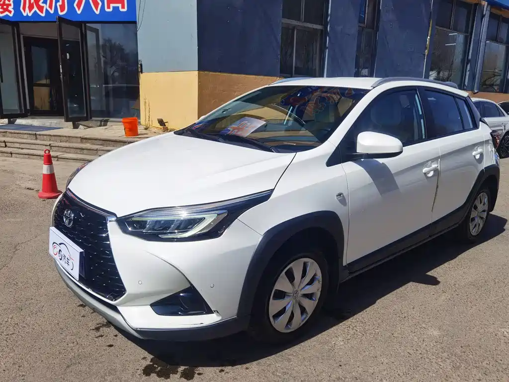 Toyota Yaris L 2021