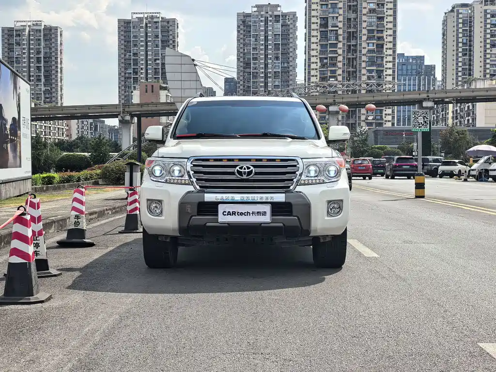 Toyota Land Cruiser 2012 4.0L AT VX