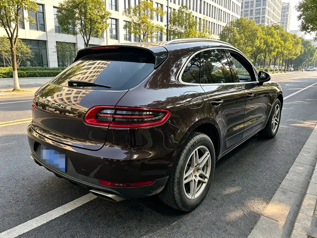 Porsche Macan — миниатюра 4