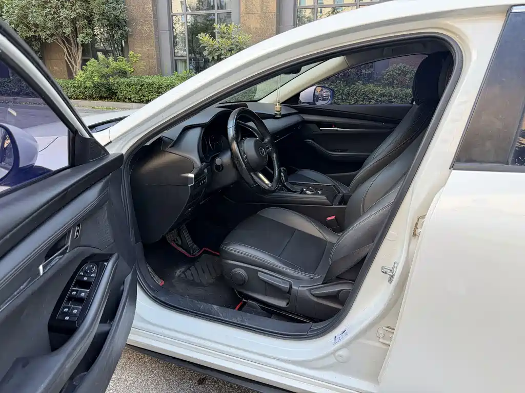 Mazda 3 Axela — миниатюра 9