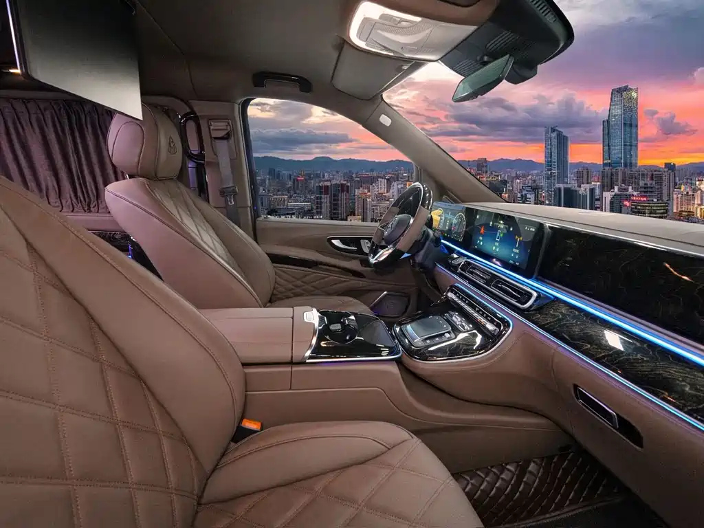 Mercedes-Benz Vito 2024 2.0T Elite 7 мест