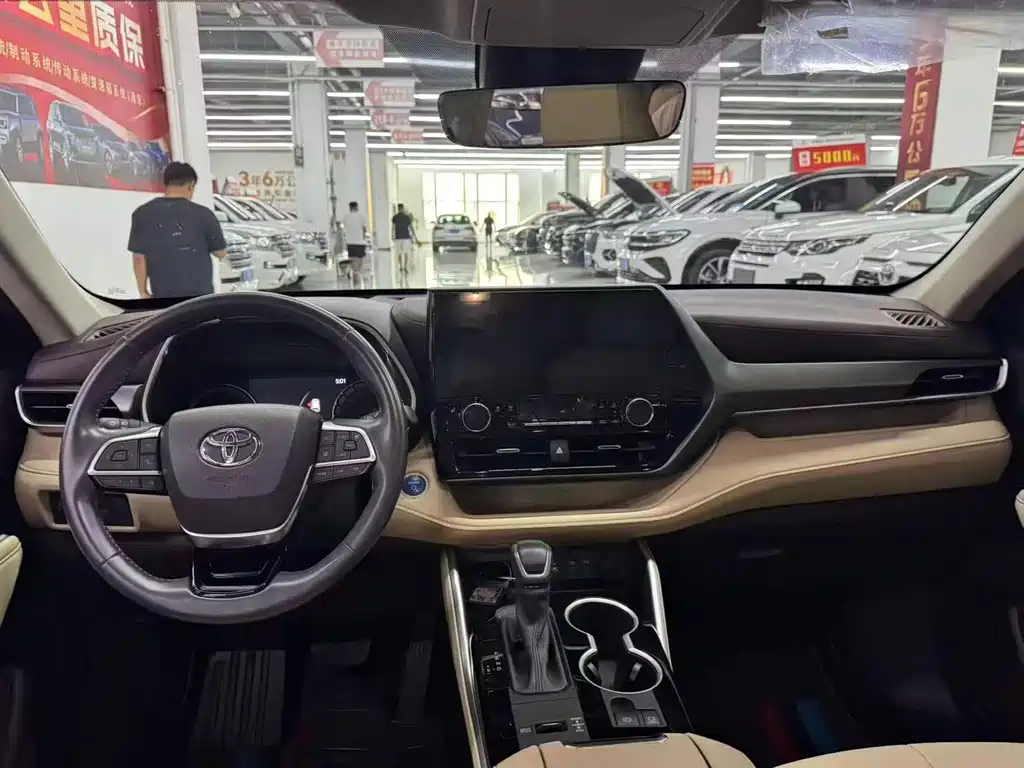 Toyota Highlander — миниатюра 6