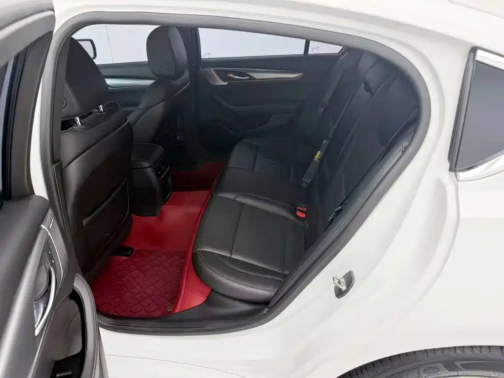 Cadillac CT5 — миниатюра 6