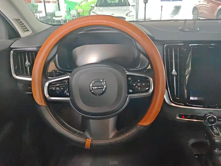 Volvo S90 — миниатюра 15